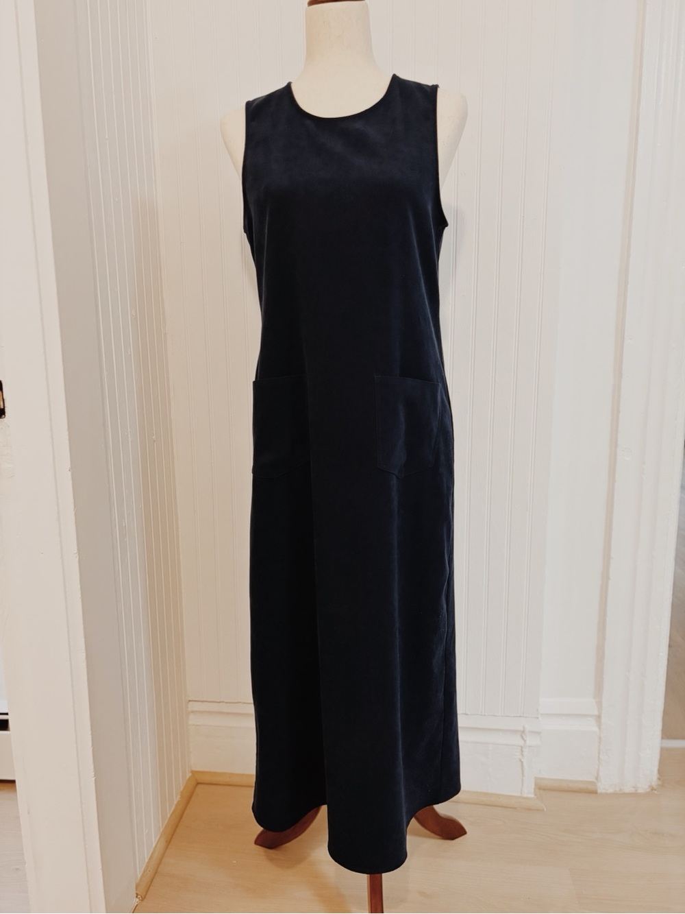 Sleeveless Navy Maxi Dress with Front Pockets